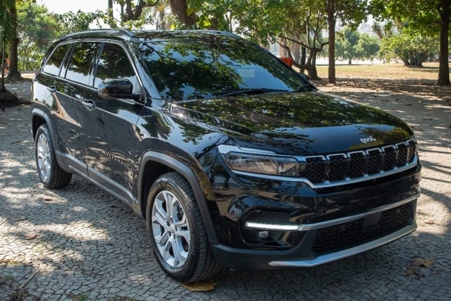 Carro executivo SUV preto, Movix