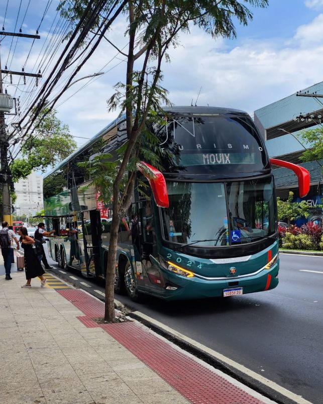 Ônibus de dois andares Movix para fretamento