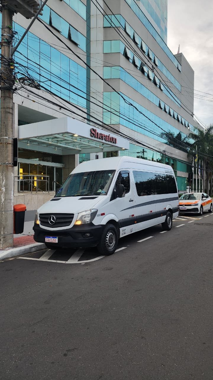 Van executiva Movix em transfer de hotel